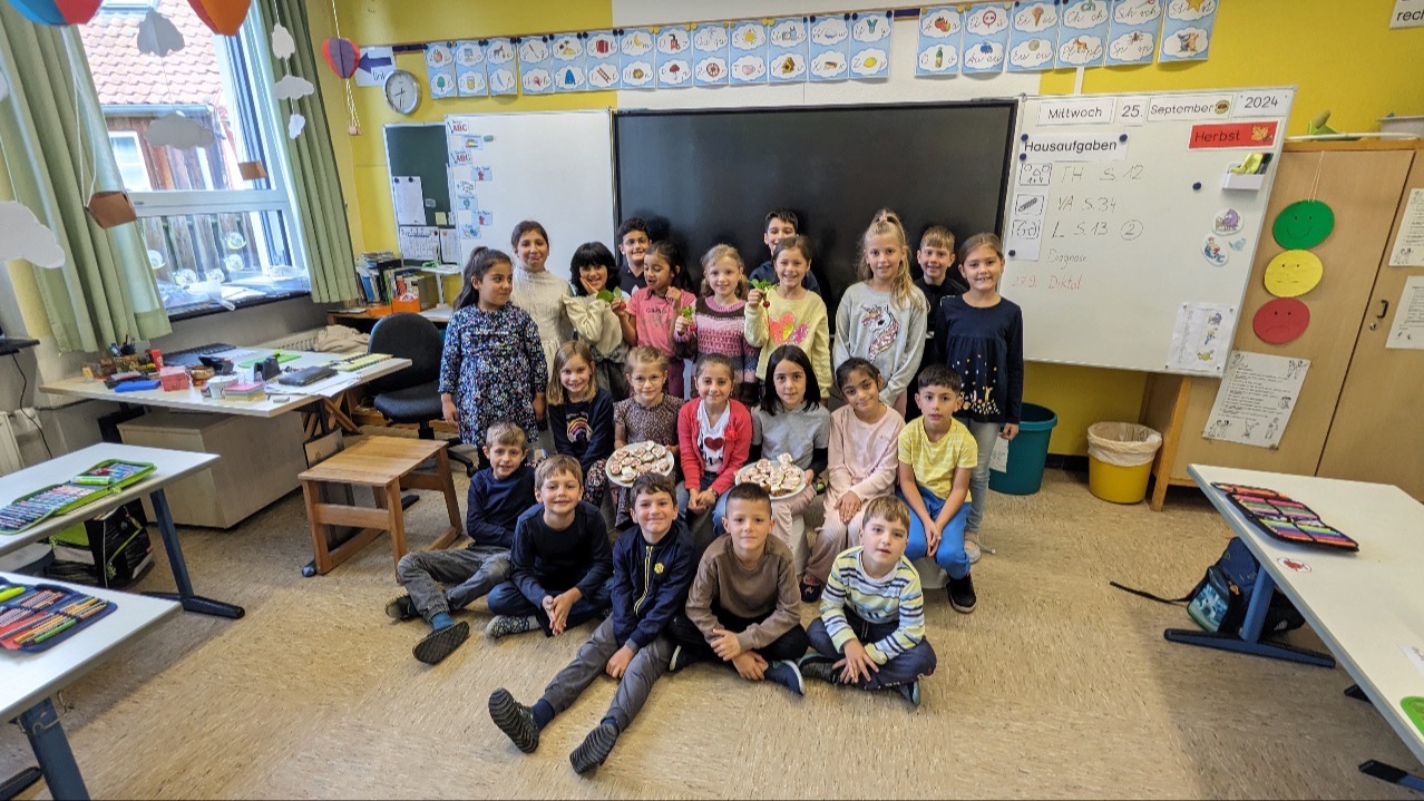 Klassenfoto mit Ernte